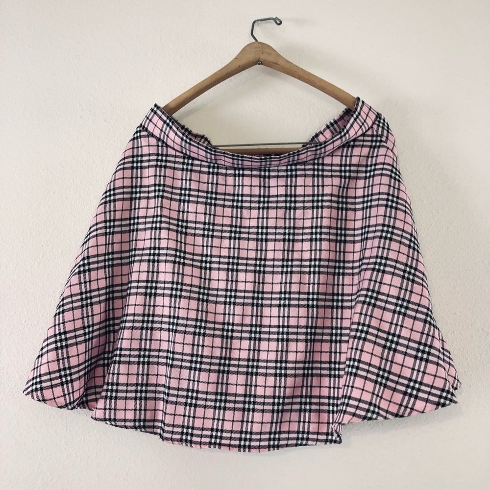 Hot Topic Pink and Black Plaid Skater Skirt - Picture 2 of 4